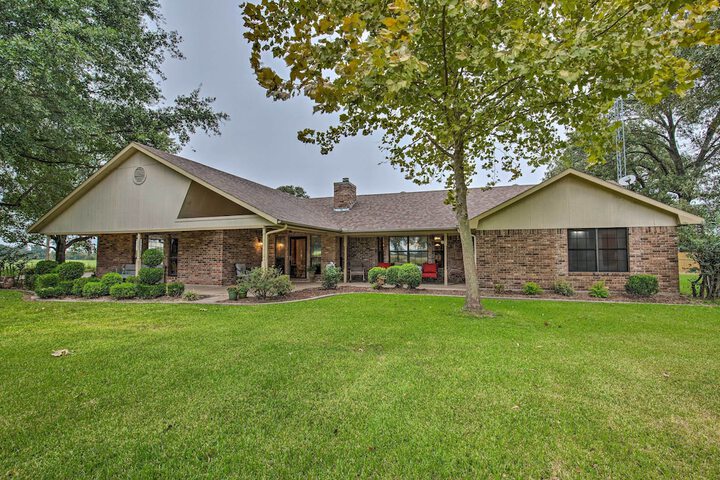 Cozy Family Home w / Fire Pit 4 Mi to Lake Fork