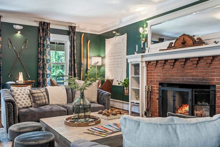 The Aurora Inn & Cottages