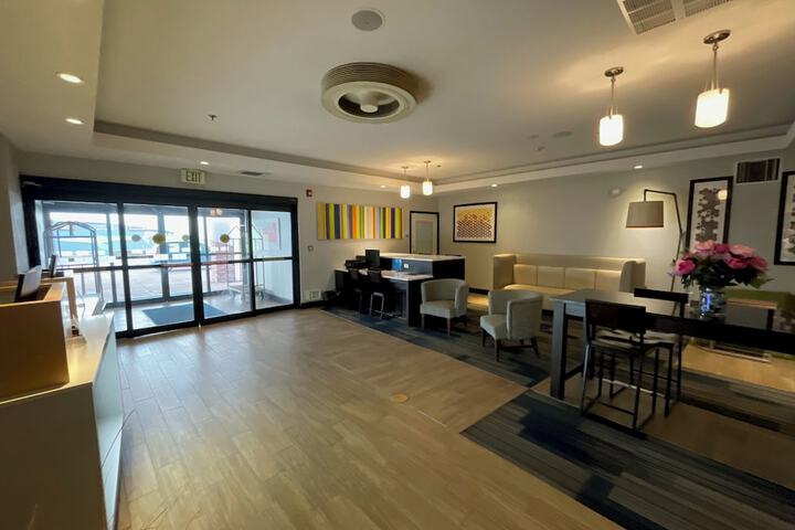 Comfort Inn & Suites Miami - Route 66