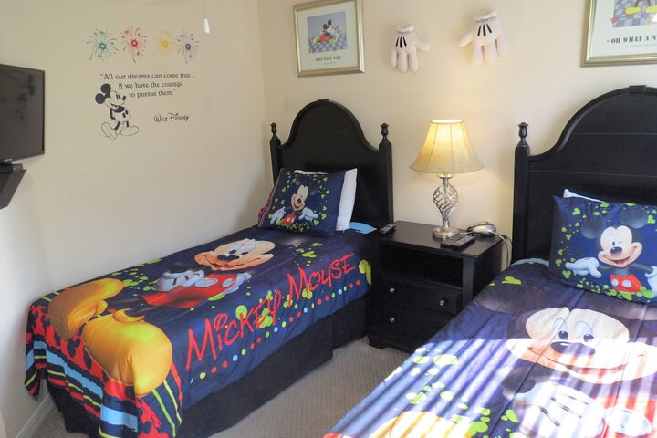 Room 12 of 17