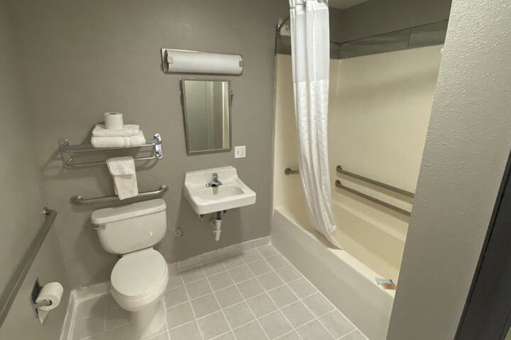 Room 30 of 47