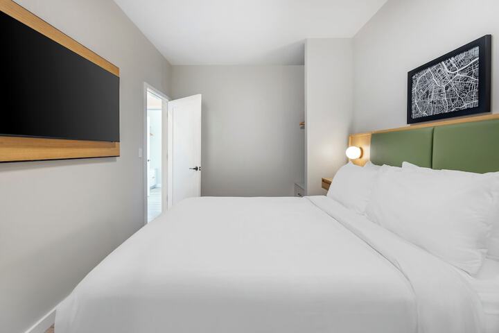 Room 30 of 52