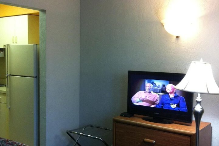 Room 27 of 28