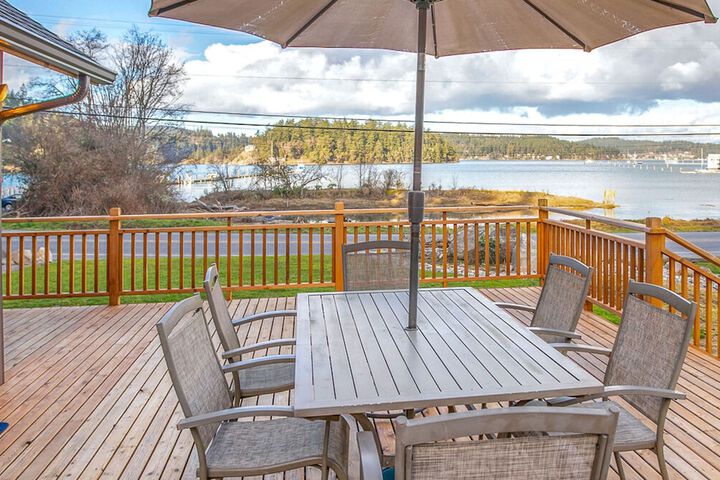 Cornet Bay Cottage in Oak Harbor