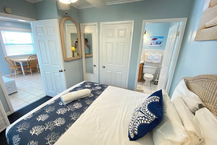 Room 123 of 170