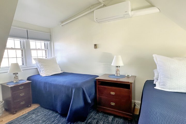 Room 28 of 46