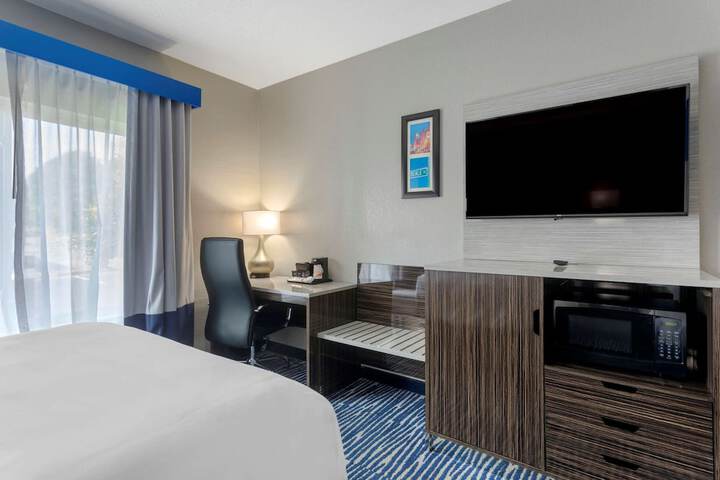 Room 22 of 34