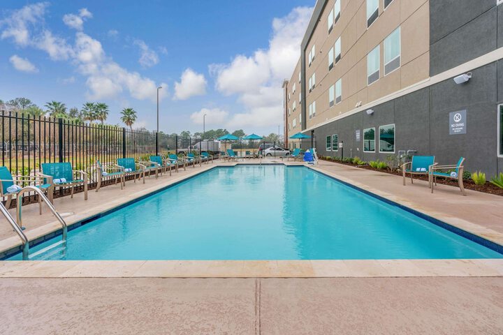 Pool 4 of 23