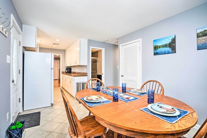 Charming Home With Yard Near Shenandoah River!
