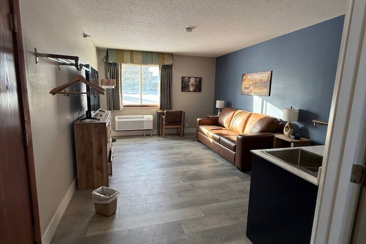 Nisswa Hotel and Suites