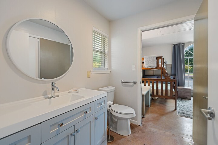 2br Texas Countryside Home w / Hot Tub!