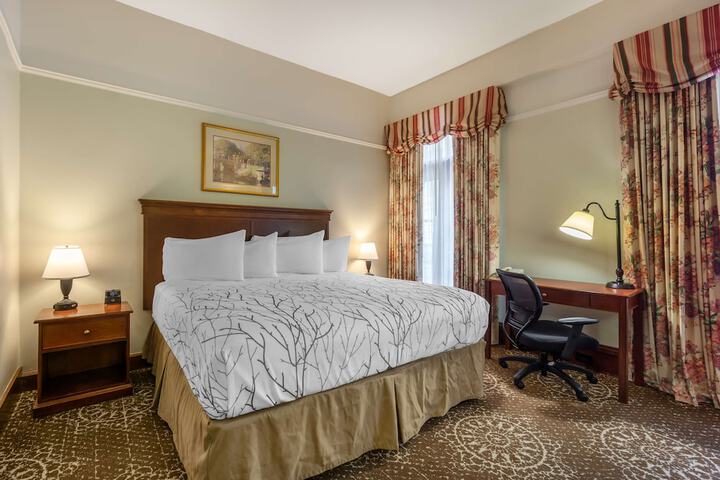 Room 30 of 39
