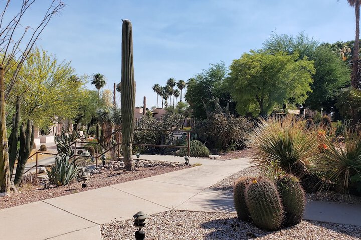 Hotel Exterior 122 of 125