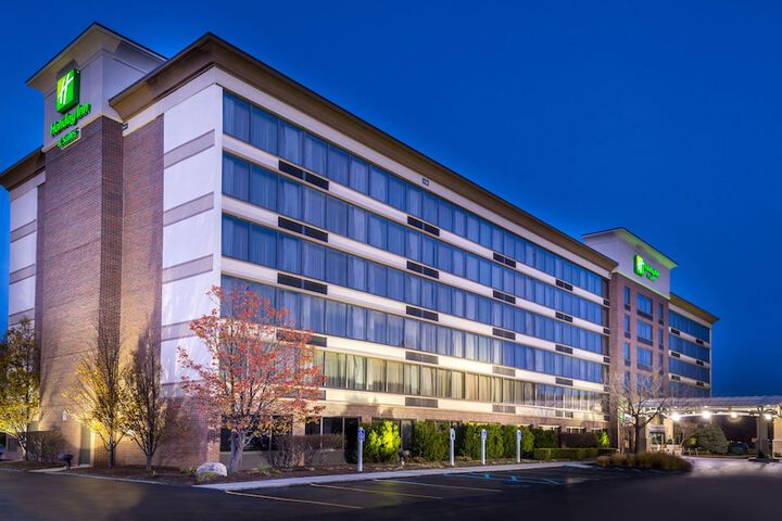 Holiday Inn Hotel & Suites Warren by IHG