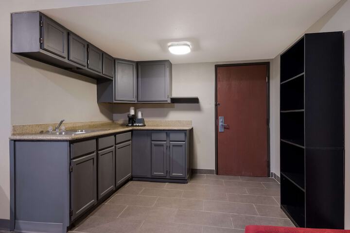 Room 13 of 39