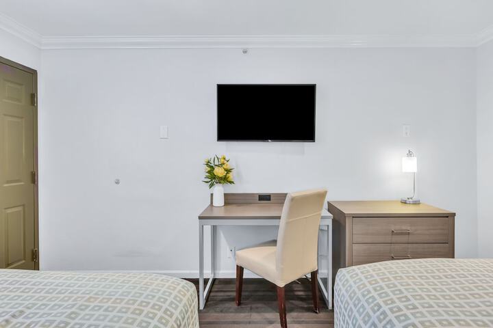 Room 33 of 61