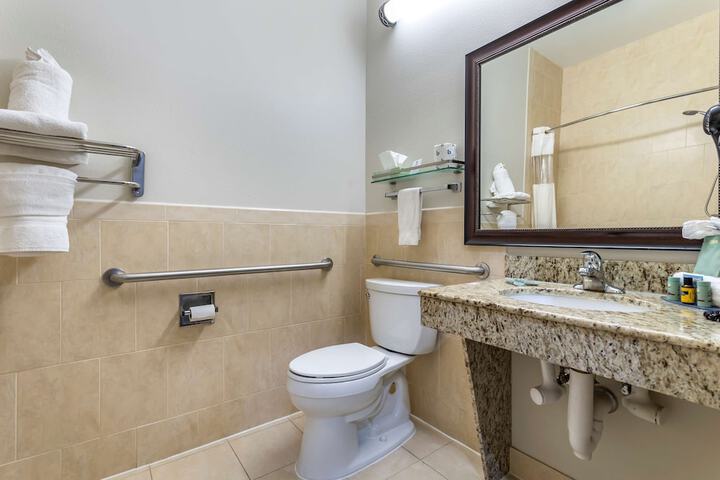 Room 12 of 25