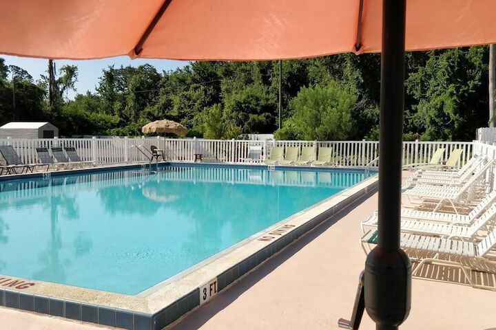 Pool 2 of 10