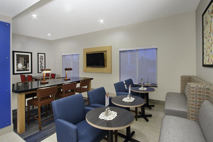 Holiday Inn Express Boonville by IHG