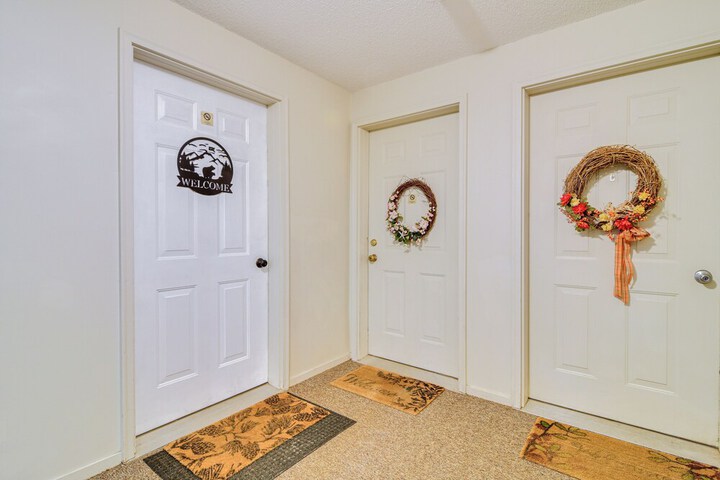 Cozy Bartlett Condo w / Deck & Resort Amenities!