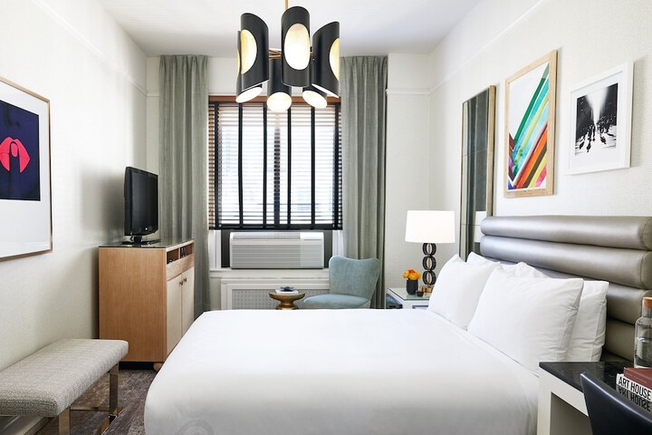 Room 28 of 38