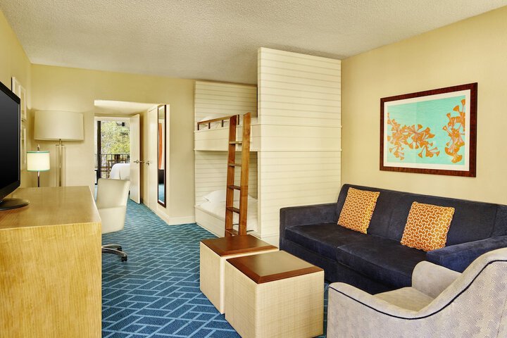 Room 28 of 60
