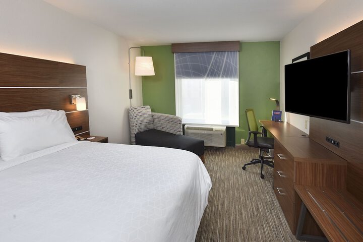 Room 15 of 38