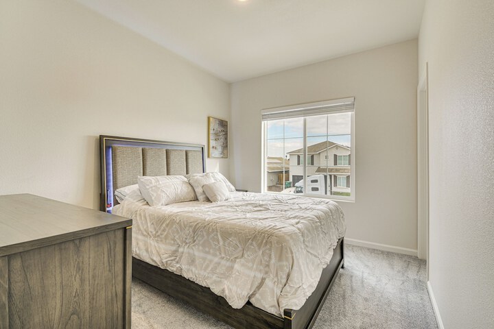 Chowchilla Home w / Private Patio!