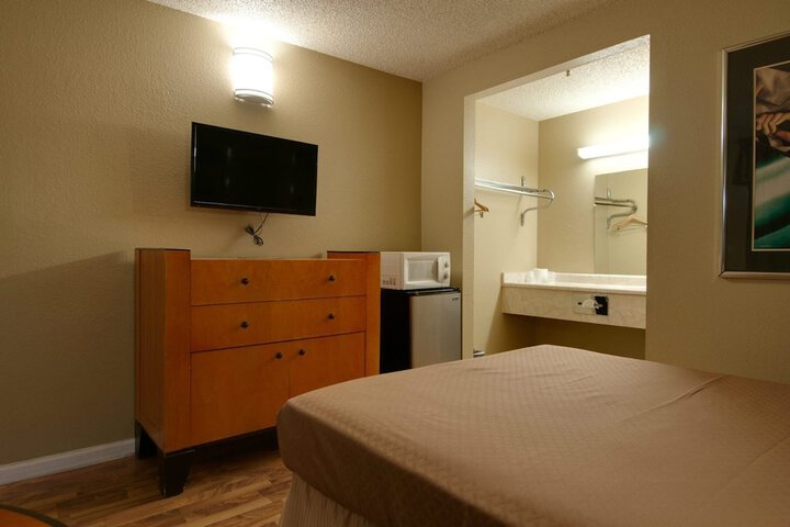 Room 17 of 23