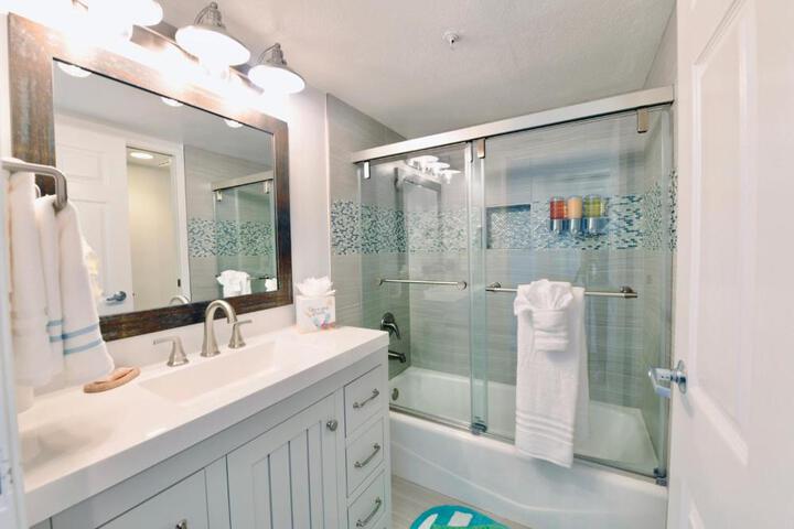 Royal Villa - Ocean View - Heated Pools - SEASCAPES BEST 1 BEDROOM - 3 BEDS - End Unit