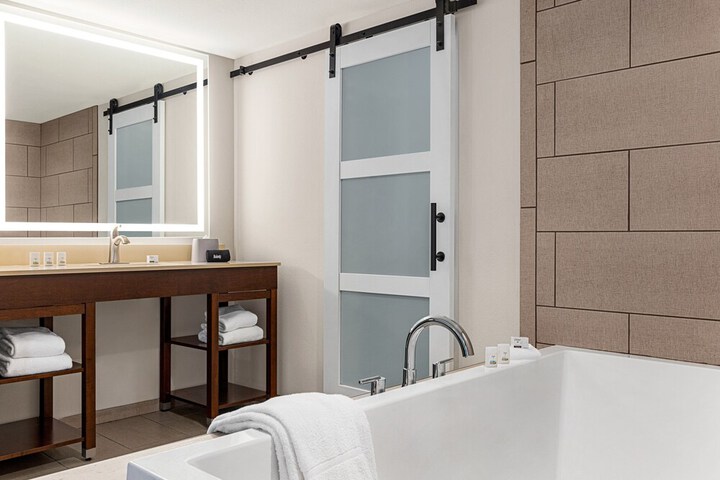 Holiday Inn Express Evansville Downtown by IHG