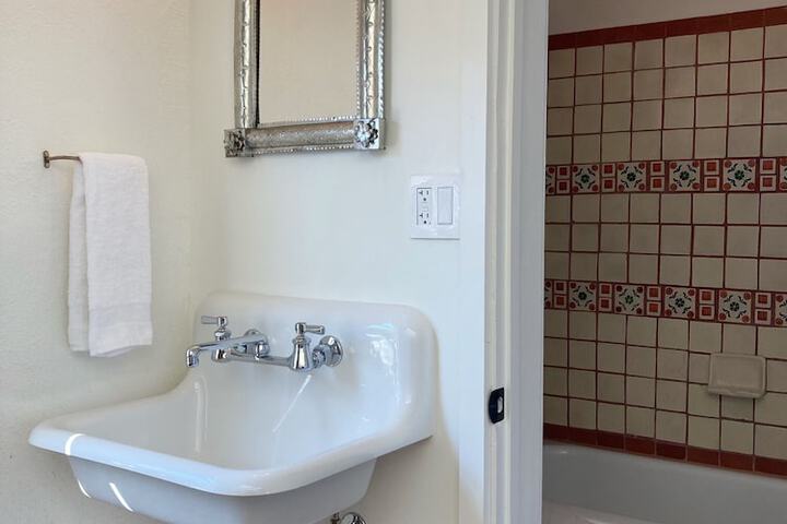 Room 43 of 75