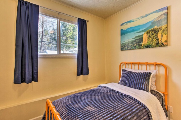 Oregon Getaway by Willamette National Forest!