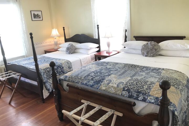 Room 32 of 80