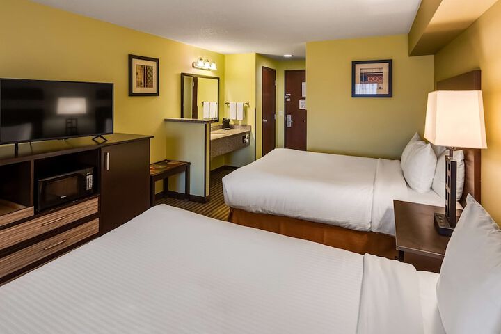 Room 34 of 43