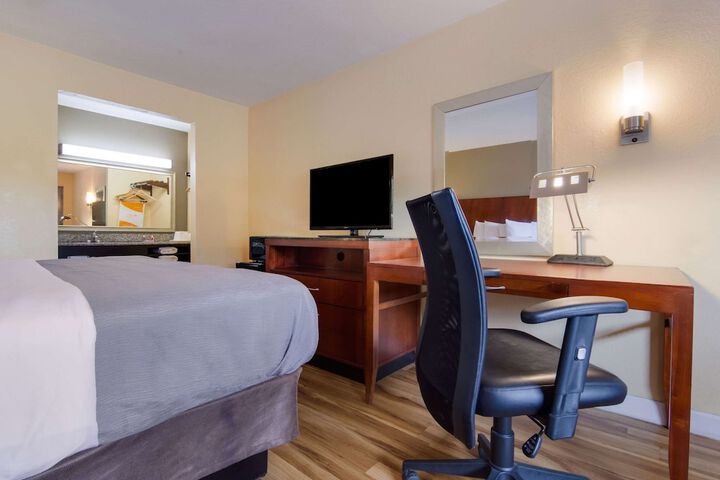 Room 16 of 29