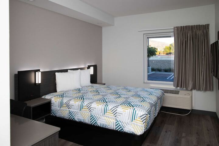 Room 20 of 35