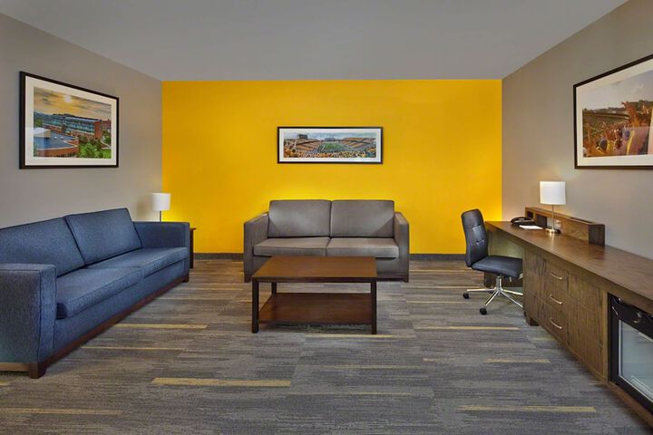 Scholar Morgantown Tapestry Collection by Hilton