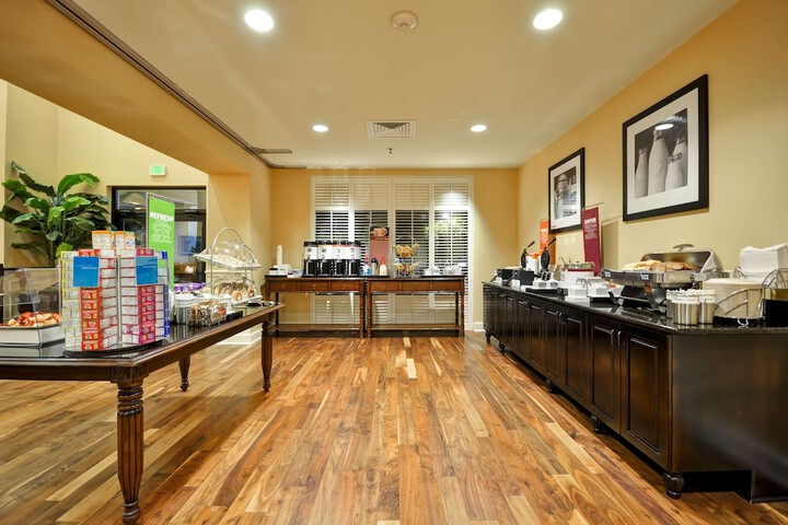 Hampton Inn & Suites North Charleston-University Blvd