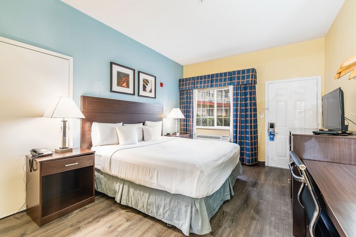 Room 27 of 42