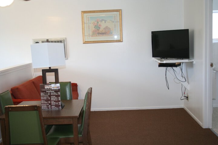 Room 10 of 38