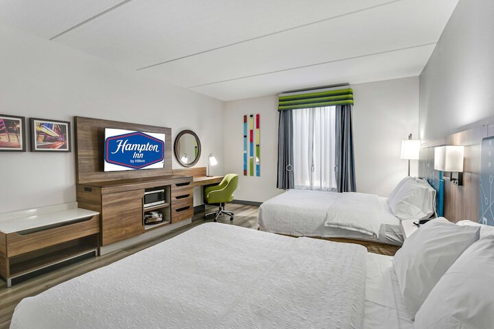 Room 33 of 69