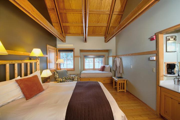Sleeping Lady Mountain Resort & Spa