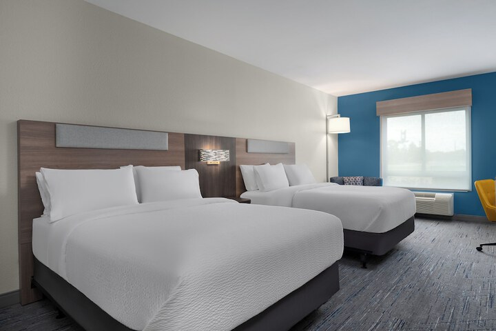 Holiday Inn Express & Suites Alexandria by IHG