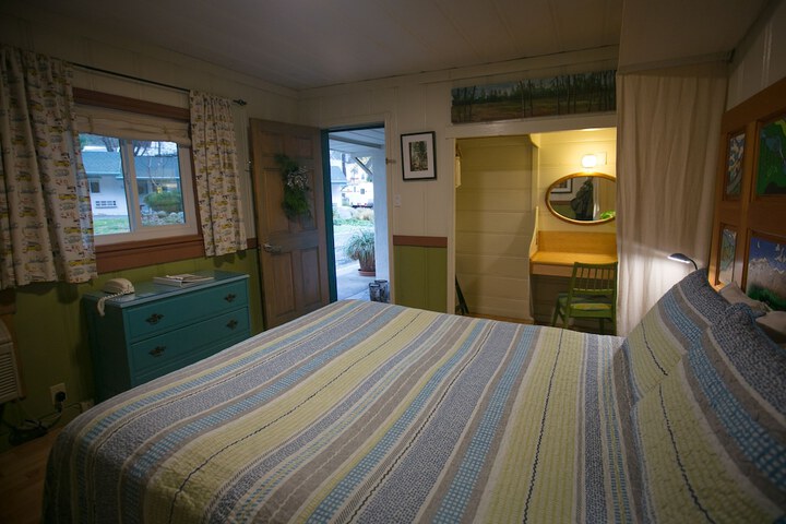 Room 163 of 236