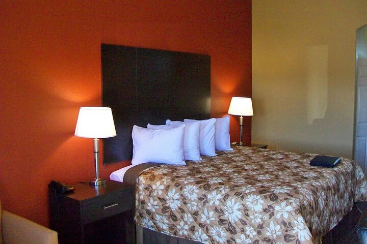 Room 11 of 26
