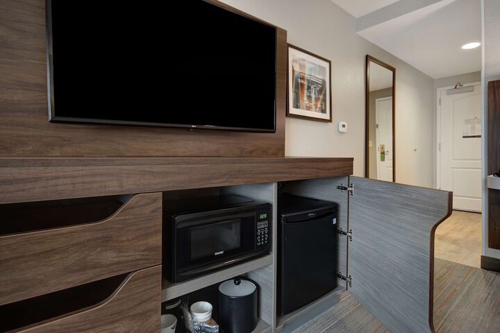 Room 9 of 30