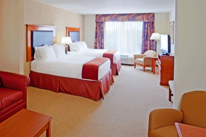 Room 15 of 36