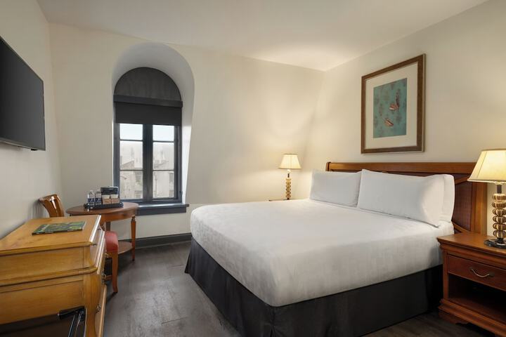 Room 12 of 35