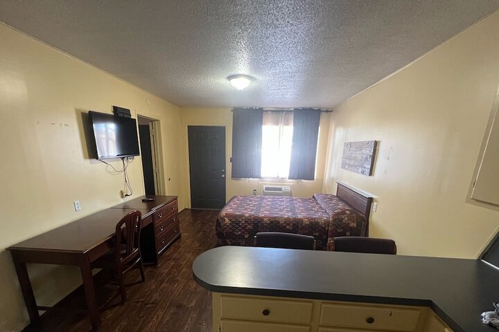 Room 16 of 42